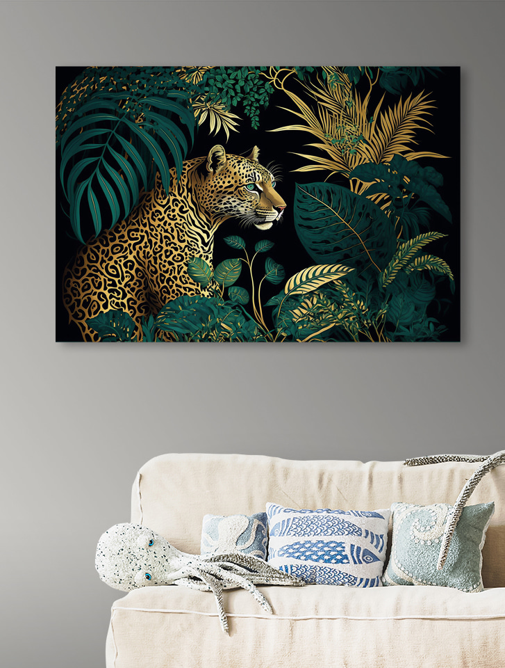 Leopard printre frunze aurii într-un interior