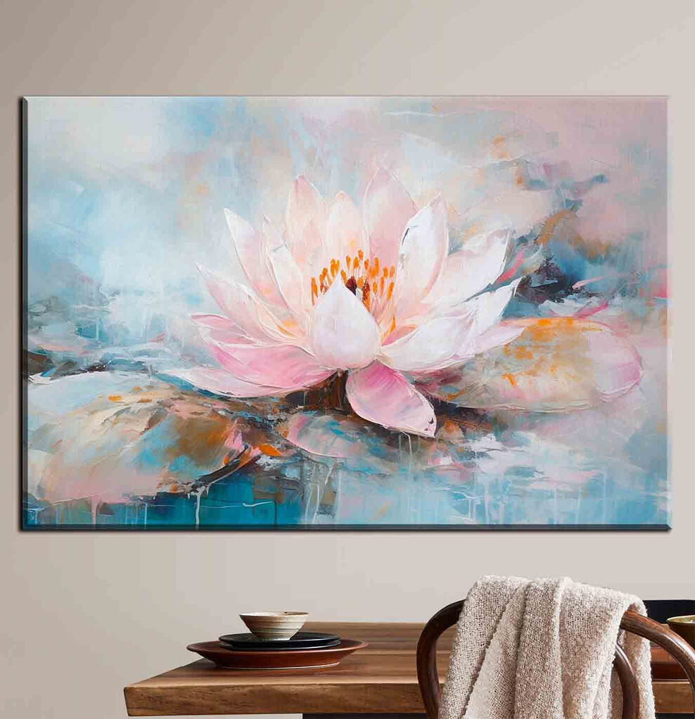 Lotus pe apă într-un interior