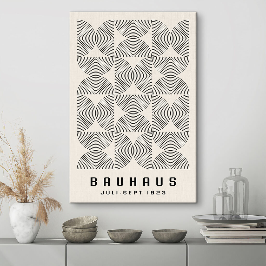Bauhaus în arcuri fine într-un interior