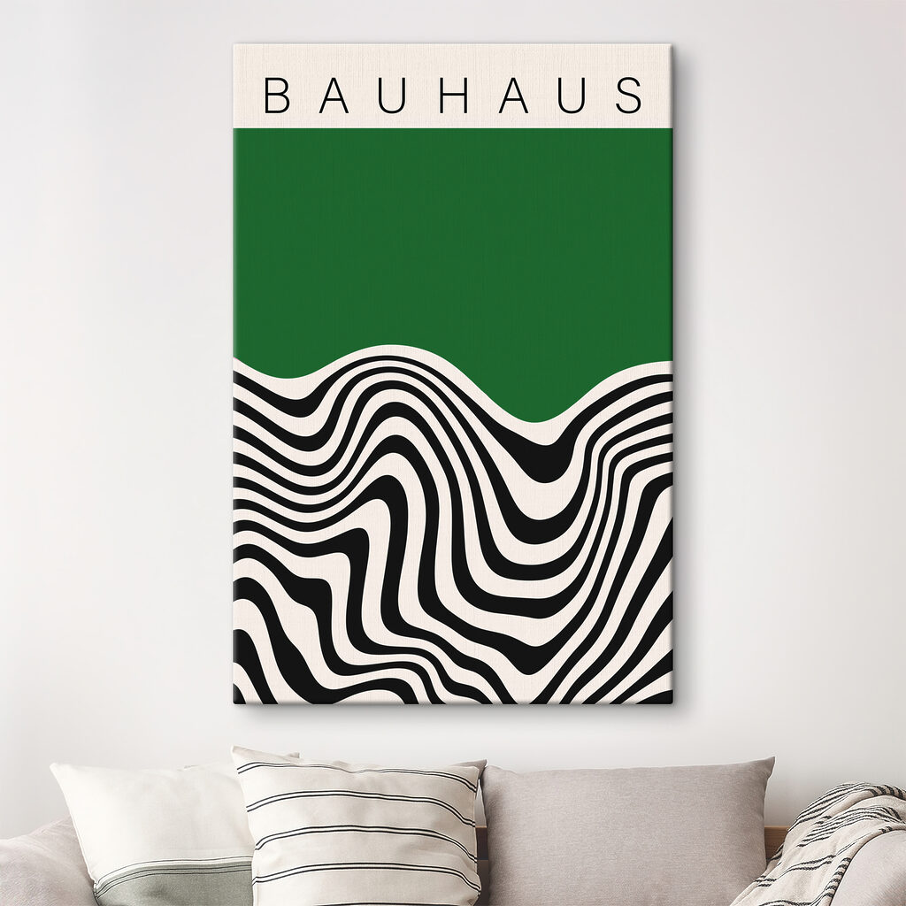 Valuri alb-negru sub verde — interior 2