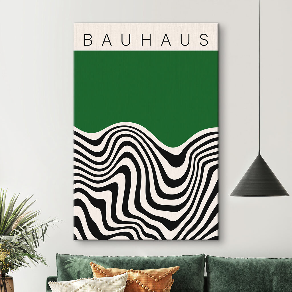 Valuri alb-negru sub verde — interior 3