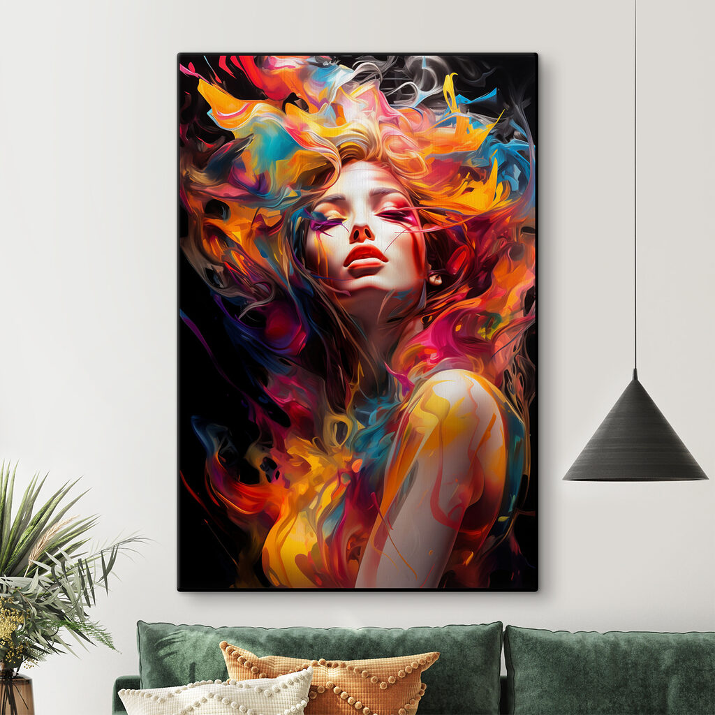 Păr în flacără colorată într-un interior
