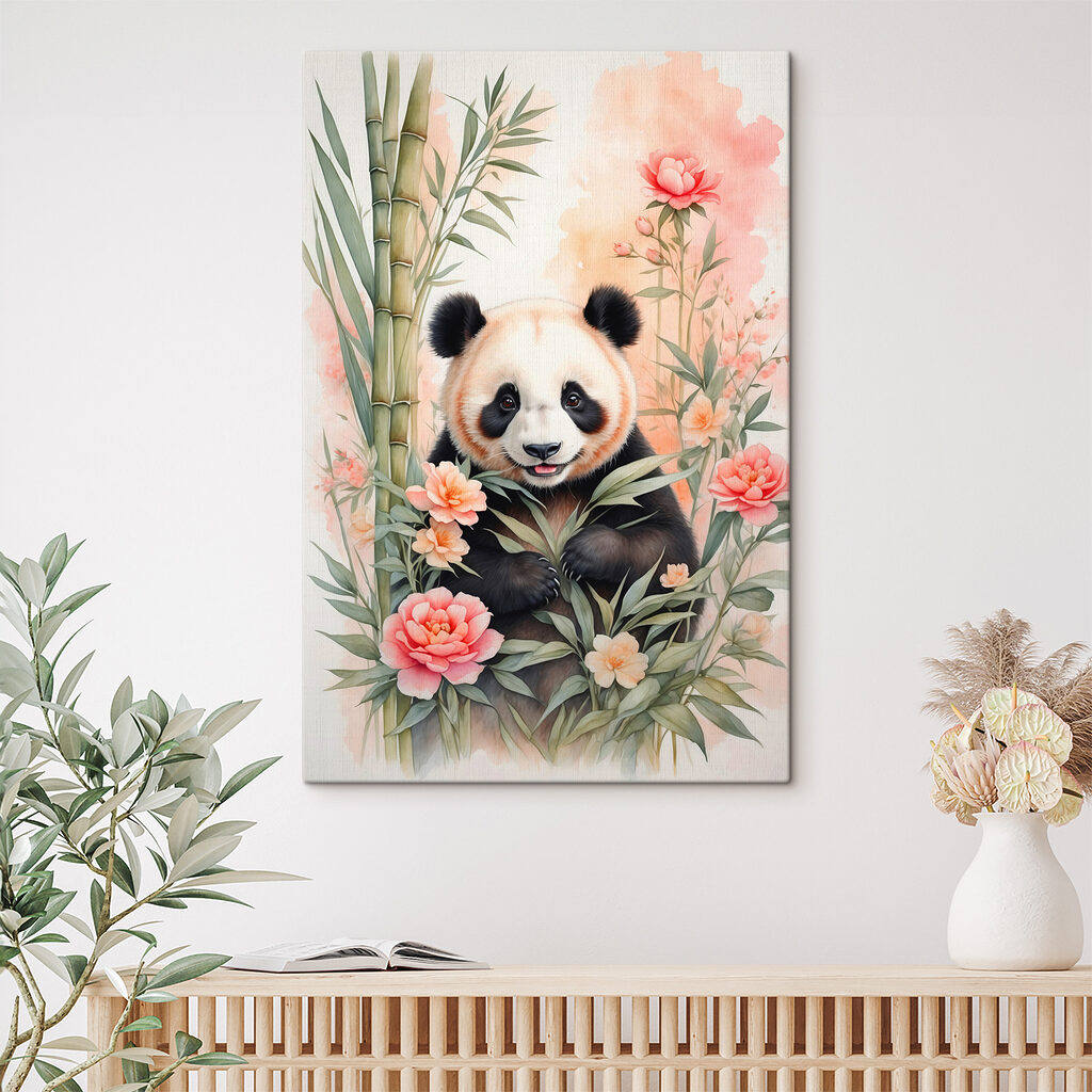 Panda printre flori roz într-un interior