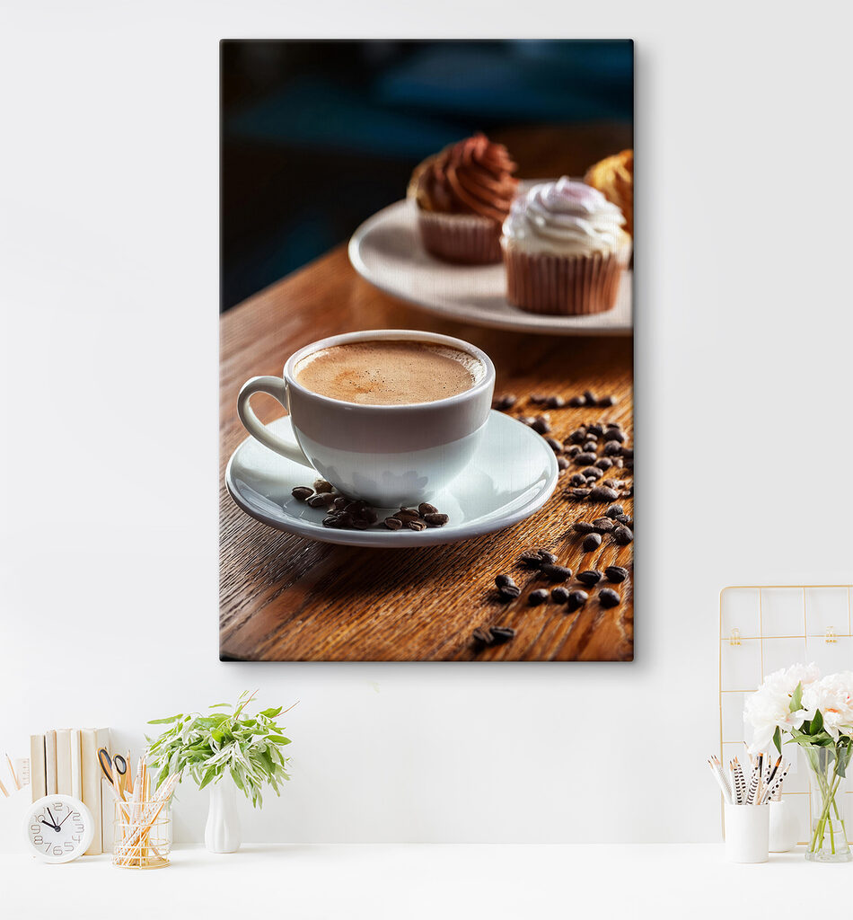Cafea și prăjituri într-un interior