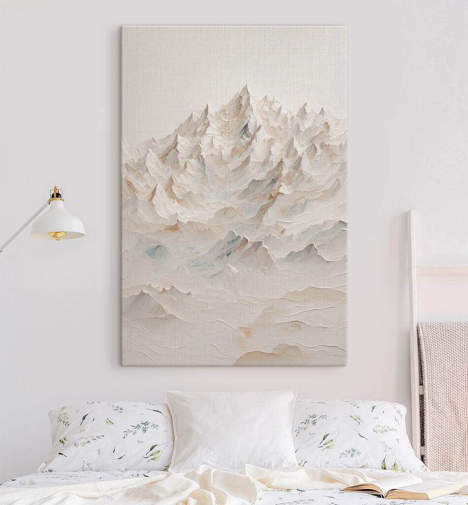 Vârfuri de munte pastelate — interior 2