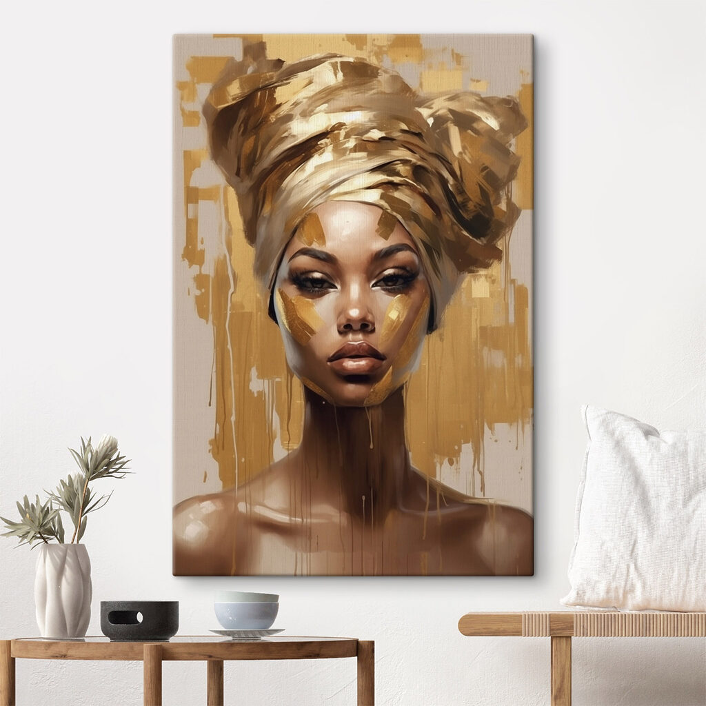 Portret cu basma aurie într-un interior