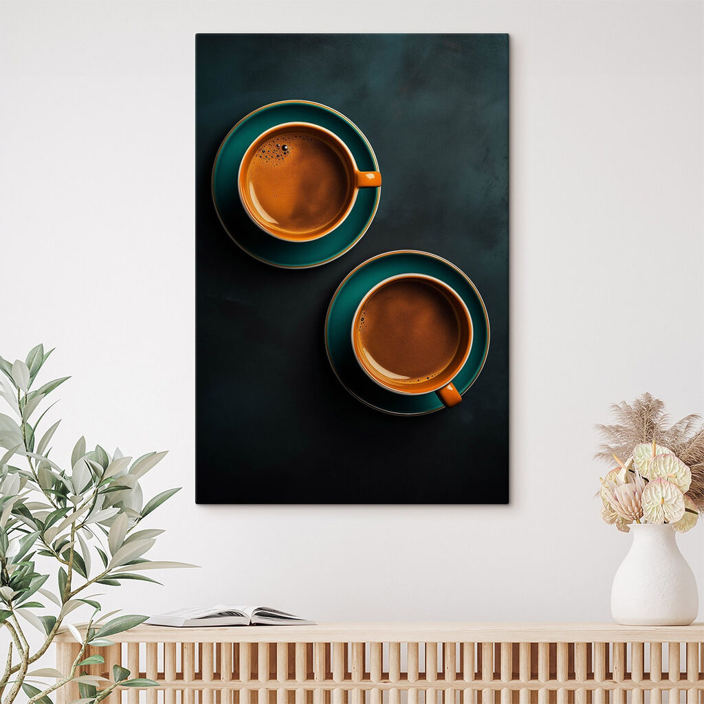 Cafele pe turcoaz închis într-un interior