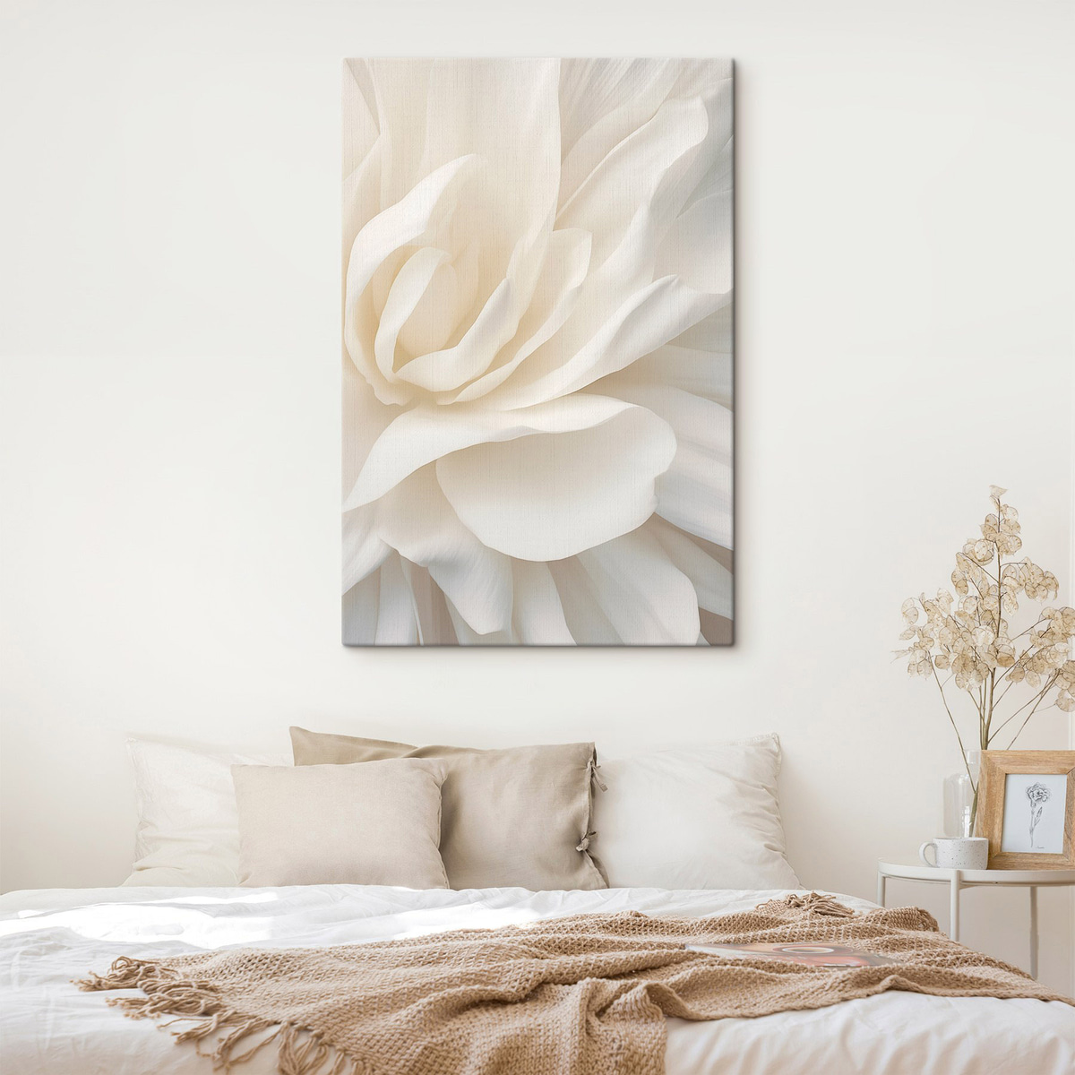 Floare albă abstractă — interior 1