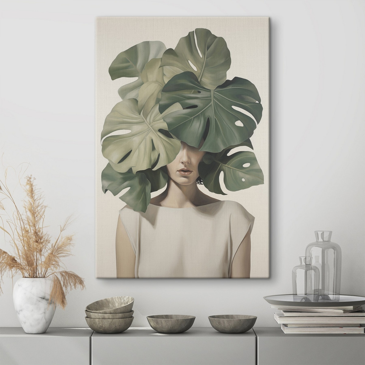 Portret abstract, monstera într-un interior