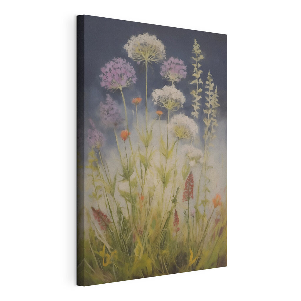 Puf lila printre flori, tablou pe pânză întinsă, cu margine continuă