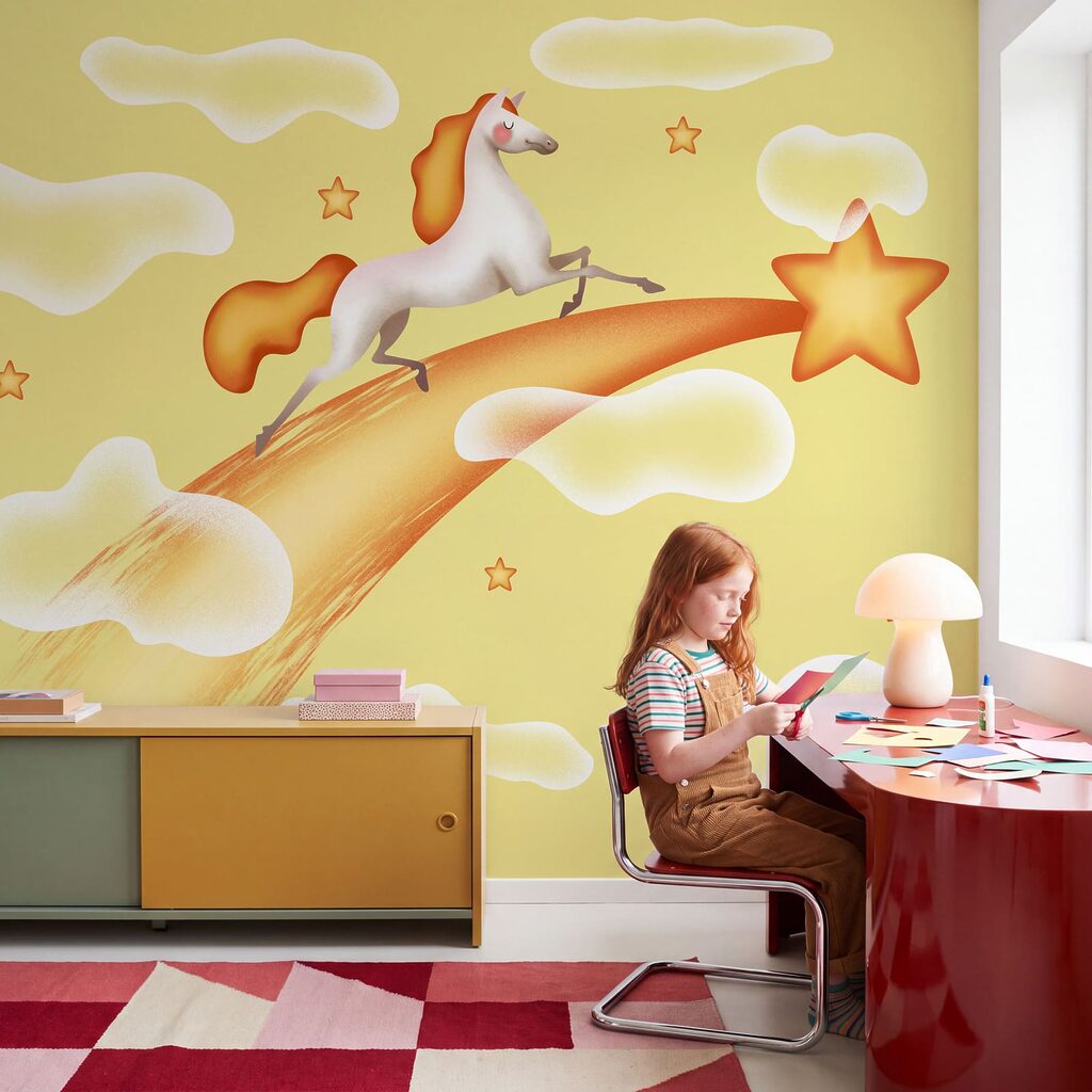 Unicorn și stea căzătoare într-un interior