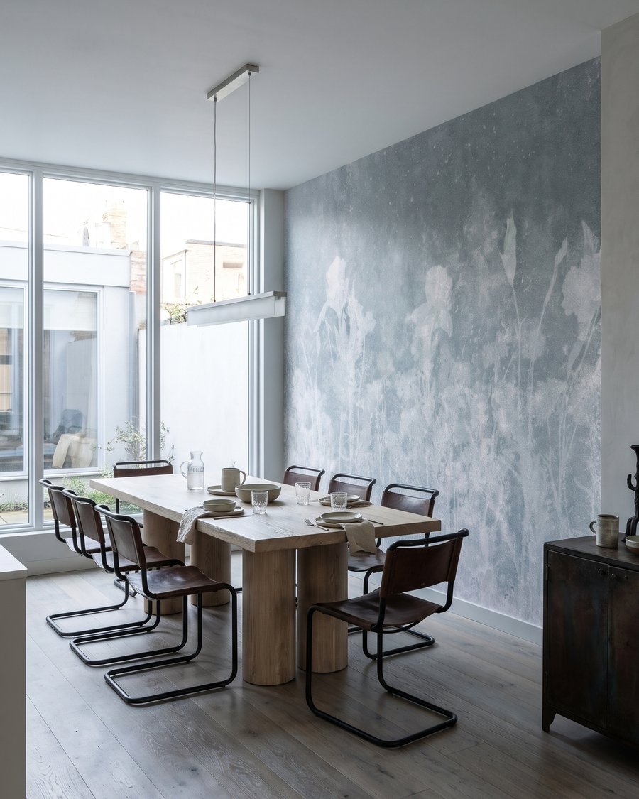 Urme de flori — interior 1