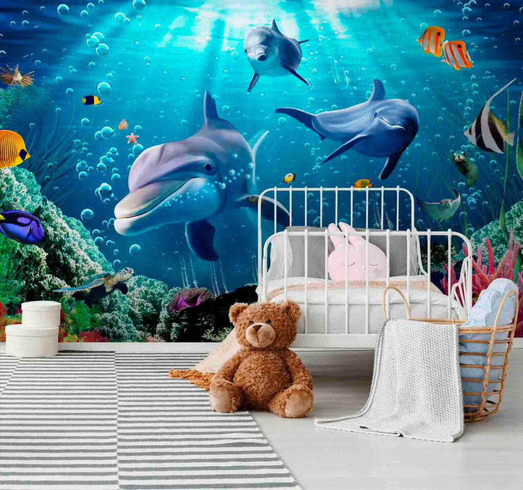 Delfini sub lumină strălucitoare — interior 1