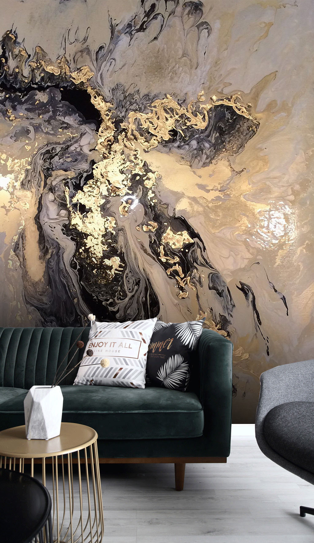 Negru cu stropi aurii — interior 1