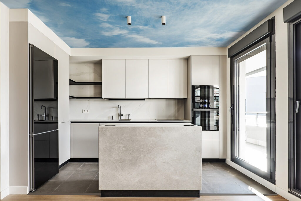 Urme de nori albi — interior 8