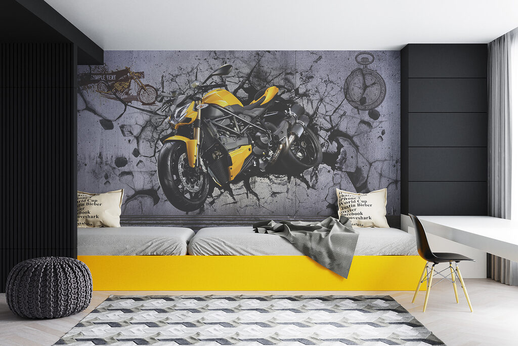 Motocicletă pe zid — interior 4