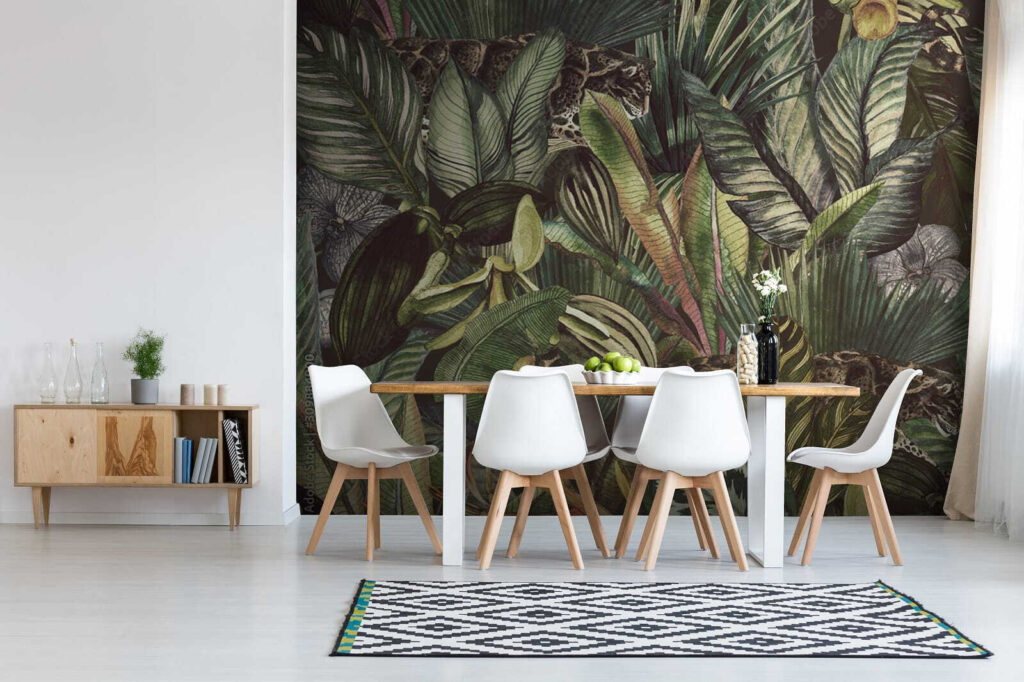Feline printre frunze — interior 2