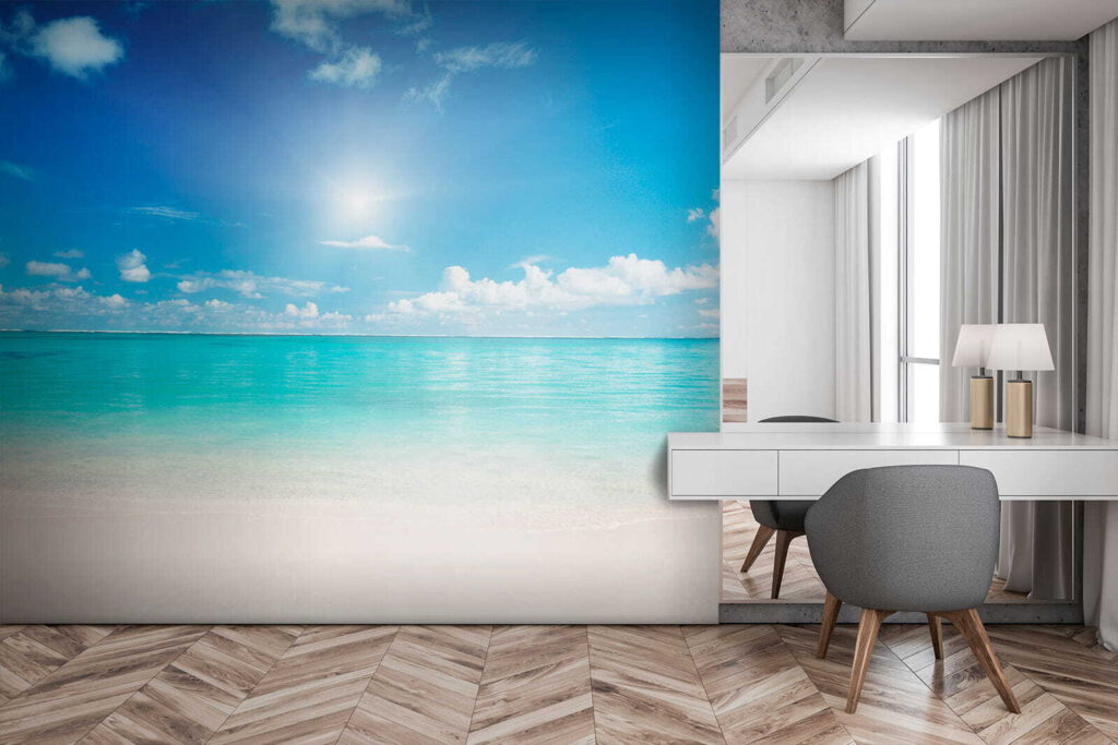 Mare turcoaz sub soare — interior 4