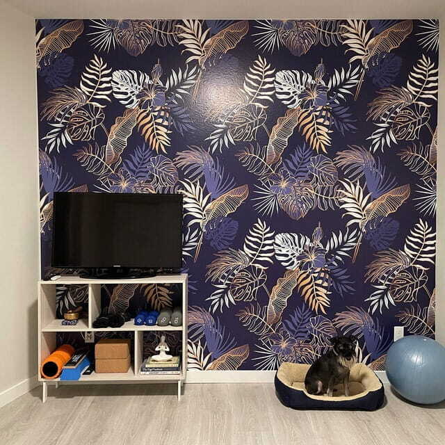 Ramuri pe albastru regal — interior 4