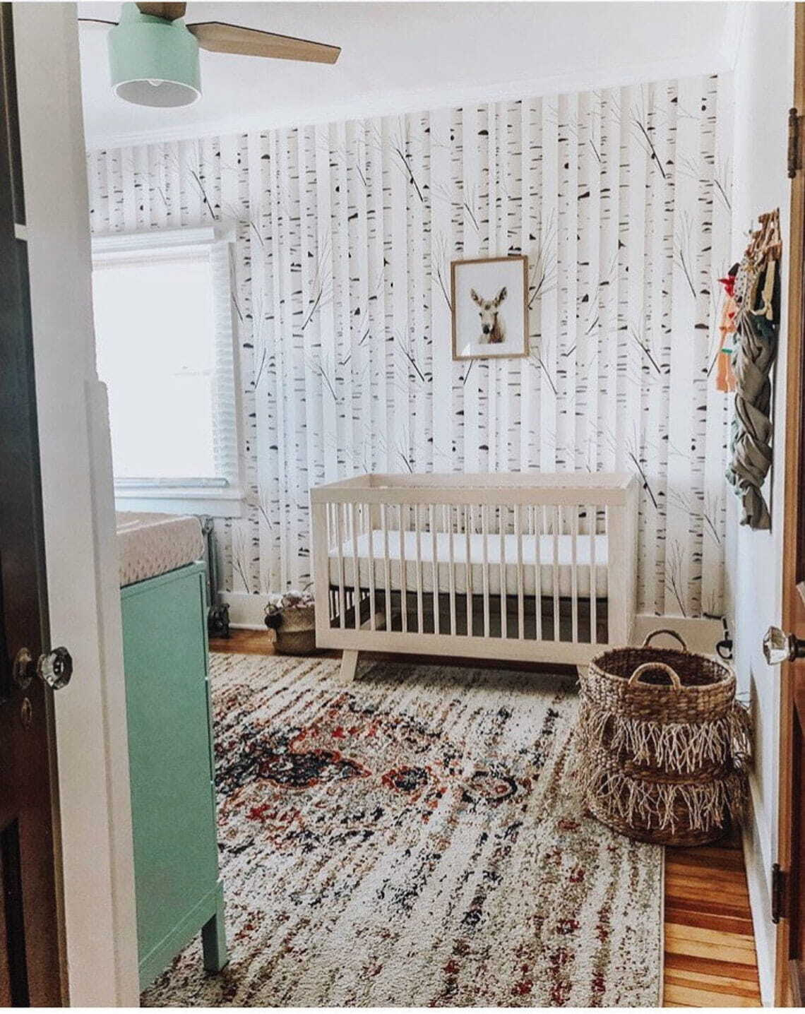 Mesteceni albi în desen — interior 4