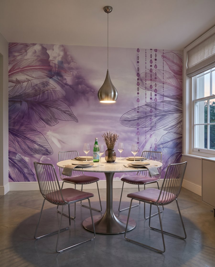 Pene violet pe nori — interior 4