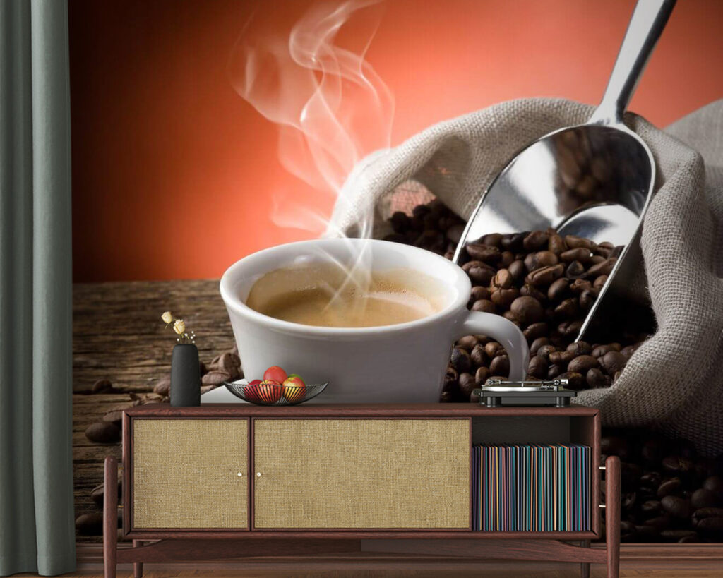 Cafea aburindă între boabe — interior 2
