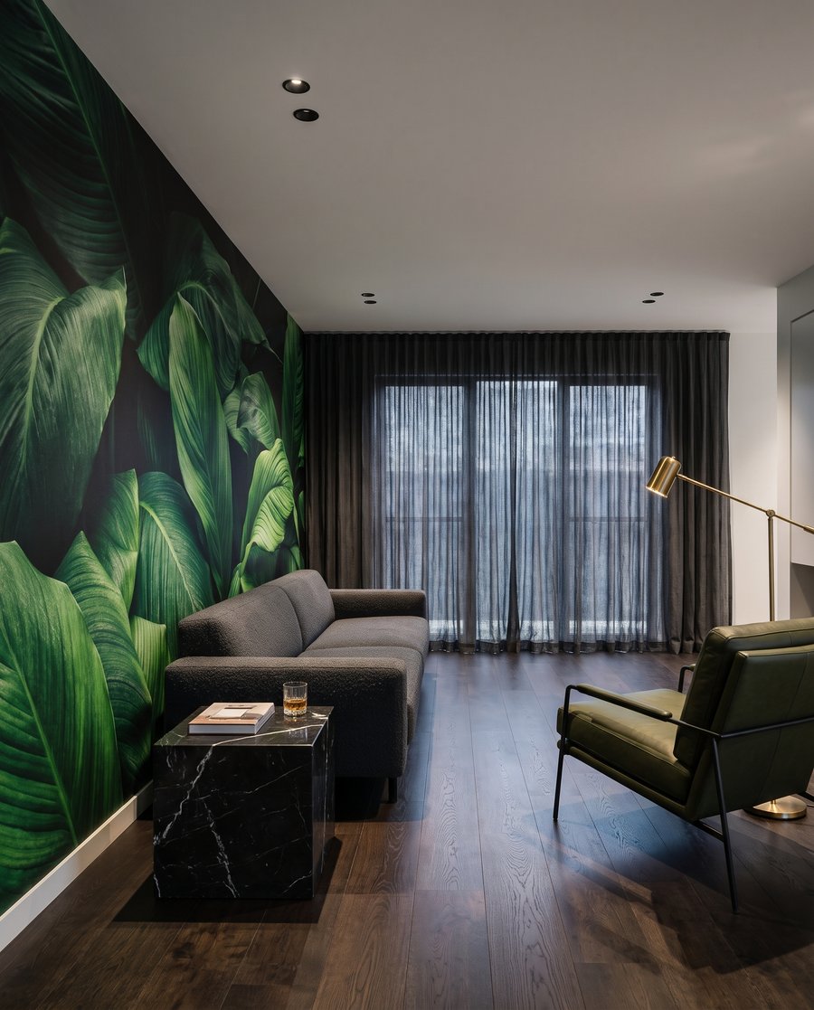 Frunze în umbră adâncă — interior 5