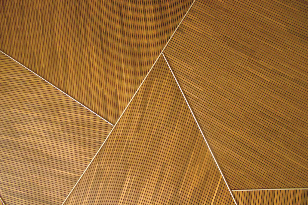 Poligoane cu linii aurii — design complet