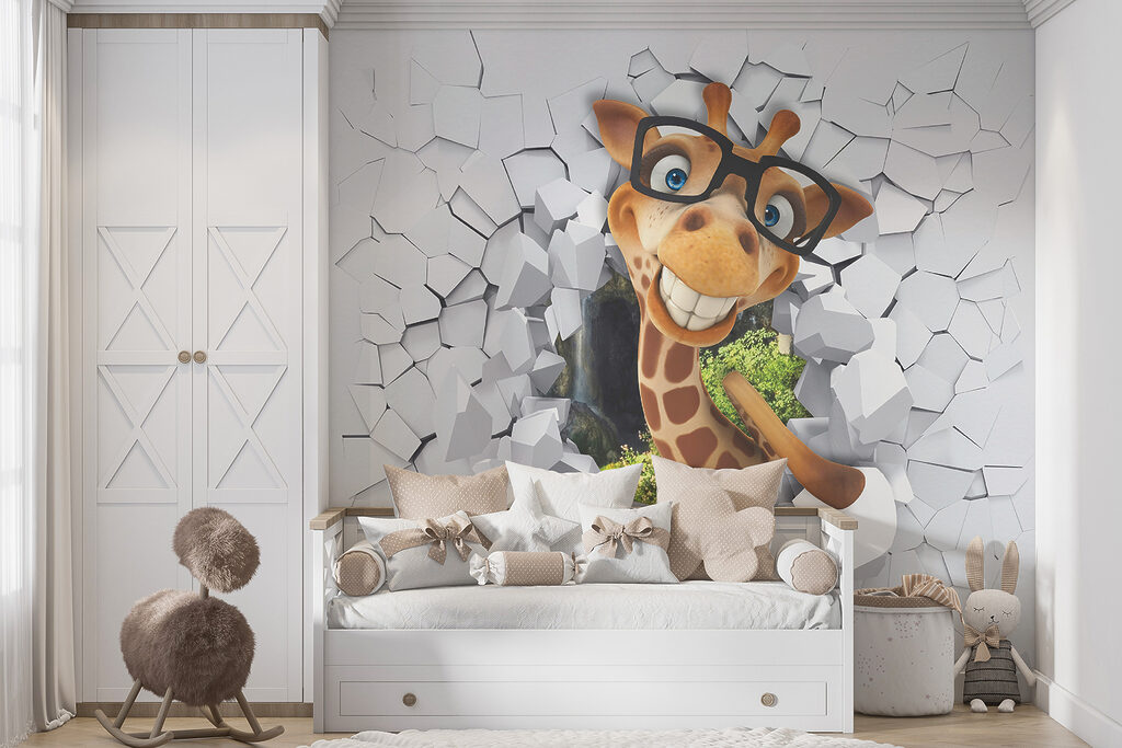 Girafă prin zidul spart — interior 2