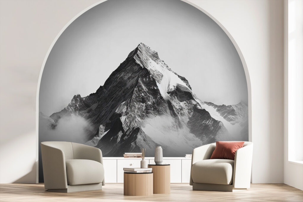 Vârf solitar în nori — interior 2