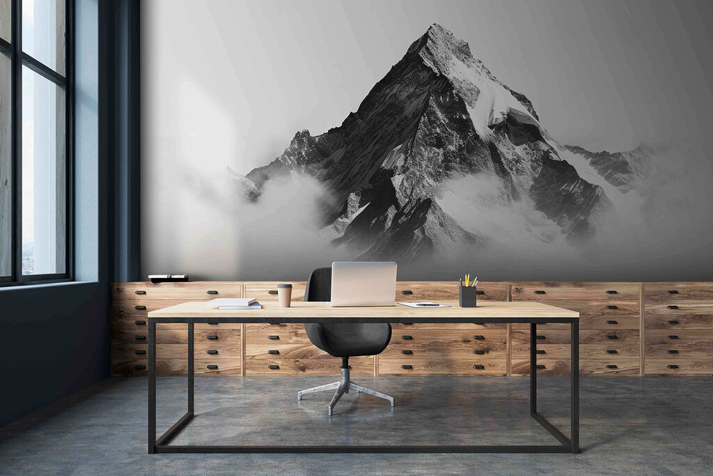 Vârf solitar în nori — interior 4