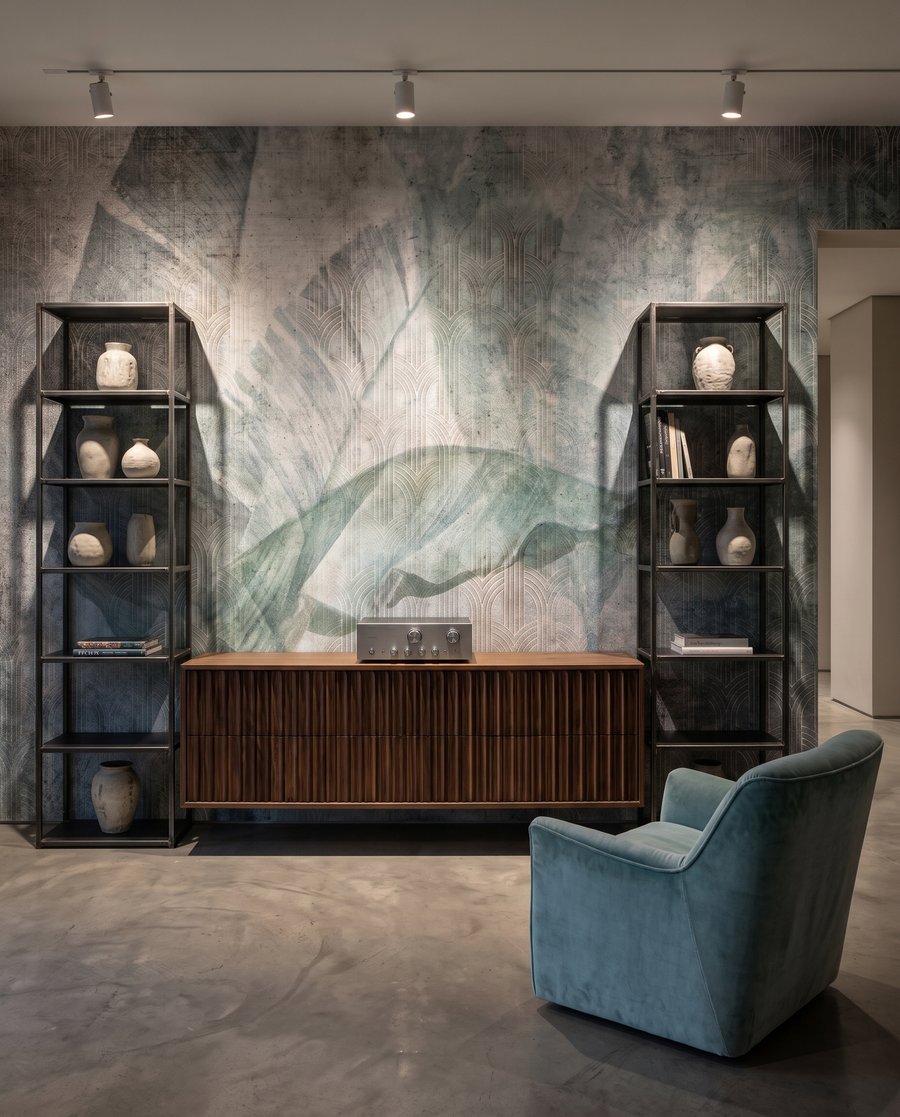 Frunză în lumină uzată — interior 6