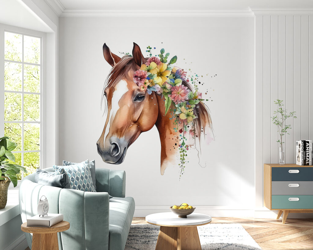 Cal cu coamă florală într-un interior