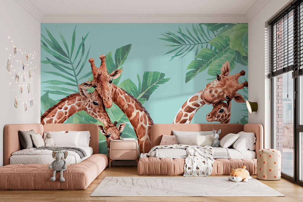 Trei girafe printre frunze — interior 3
