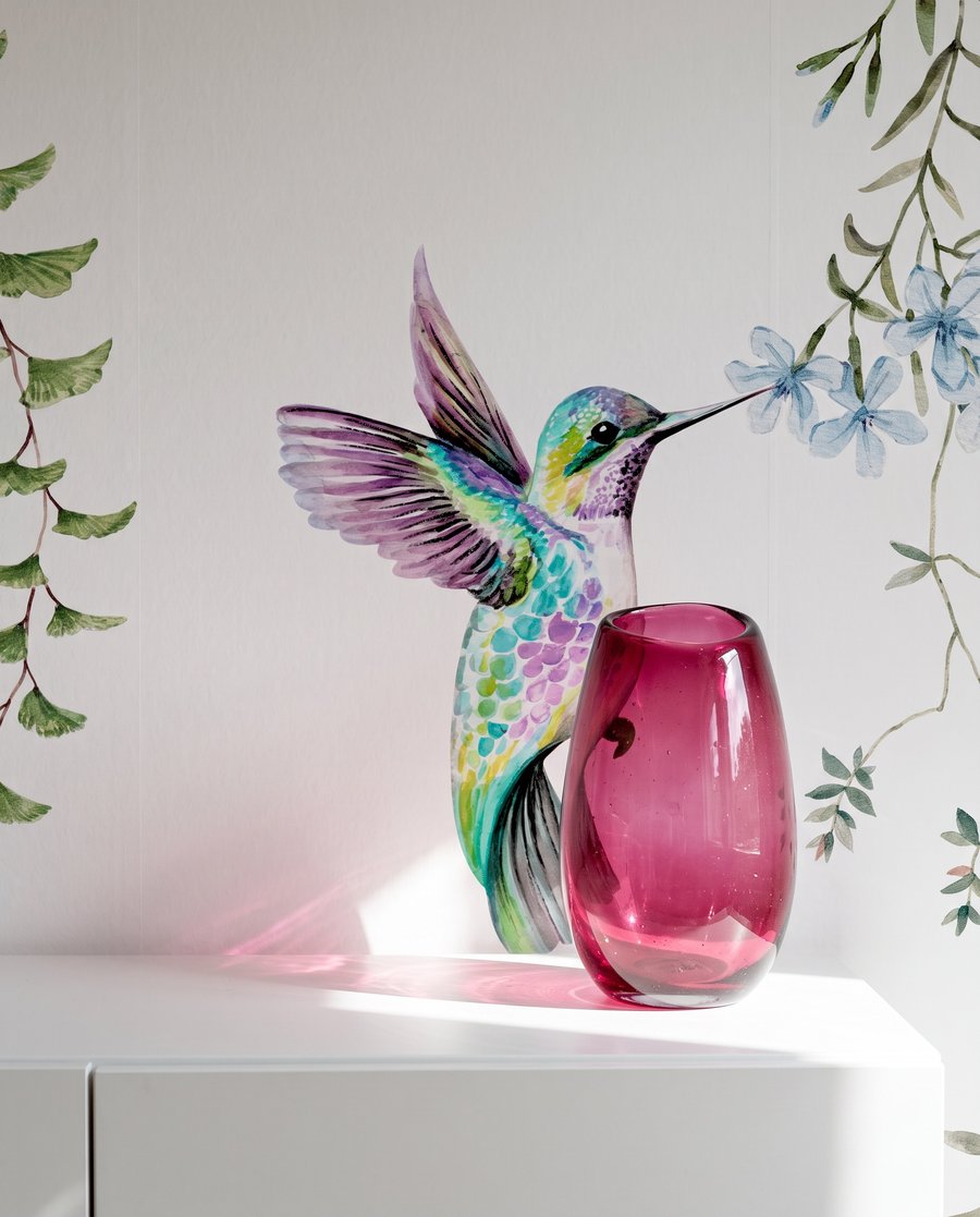 Colibri printre ghirlande — detaliu