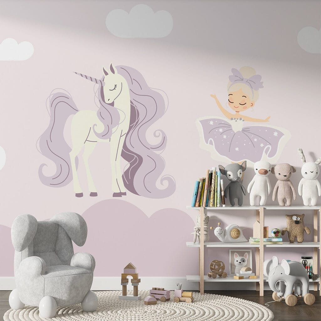Unicorn lângă balerină într-un interior