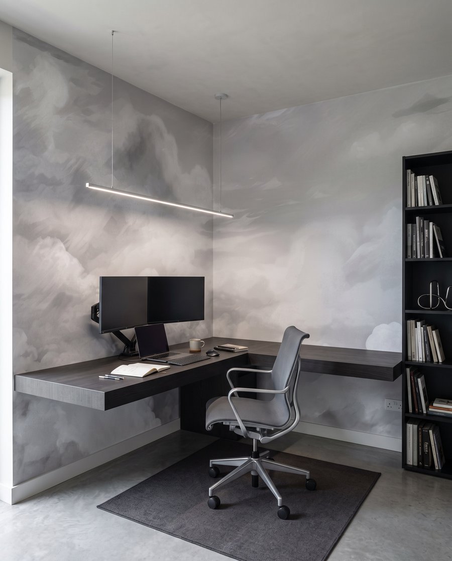 Nori în jurul orizontului — interior 4