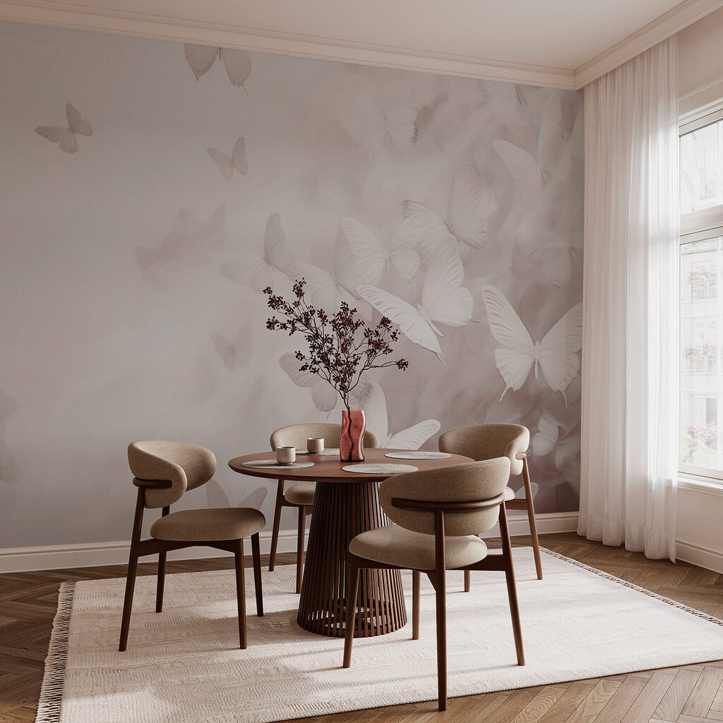 Fluturi albi printre frunze — interior 2
